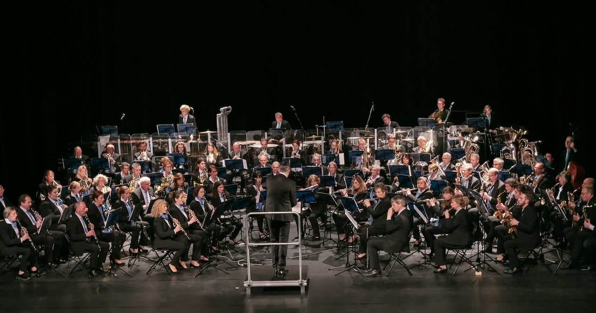 Blaasorkesten spelen samen in Cultuurkoepel Heiloo