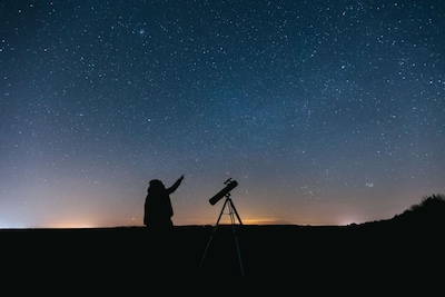 Kijk naar Saturnus en houd een meteoriet vast tijdens deze sterrenkijkavond in Amersfoort