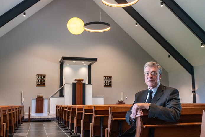 na-112-jaar-heeft-deze-kerk-ein-de-lijk-een-eigen-dominee-warmte