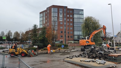 Cruciale rotonde in Nieuwerkerk korter afgesloten