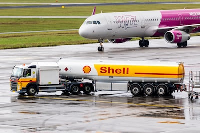 Flight cancellations are just the beginning: ‘Europe has only six weeks of jet fuel left’