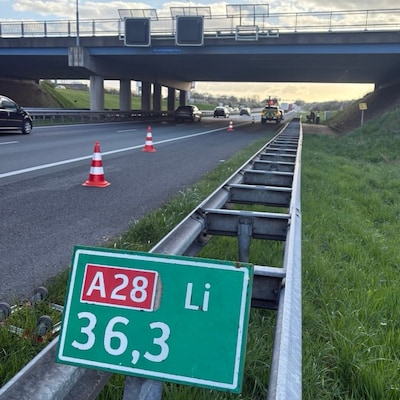 Stukjes beton zitten los op viaduct over A28 bij Nijkerk: waarschuwing voor forse verkeershinder