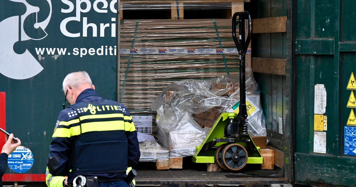 Politie rukt uit voor melding van overval op vrachtwagen aan Montageweg in Nieuwegein