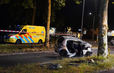 Twee vrouwen raken zwaargewond bij crash in Den Bosch, bijrijdster bekneld uit auto gehaald