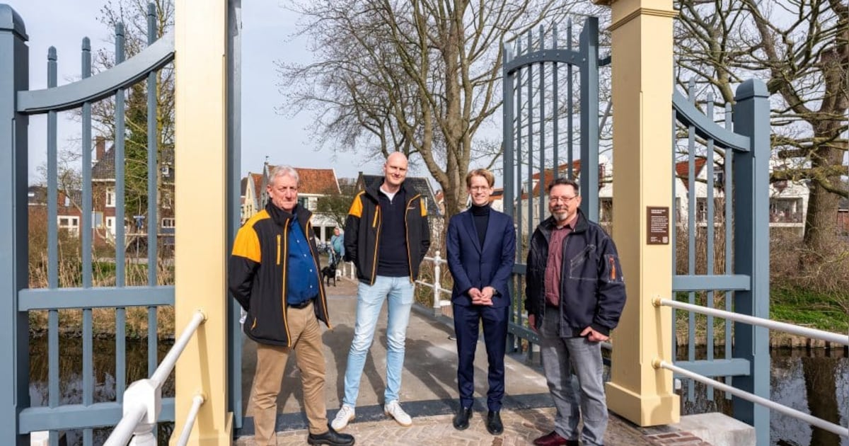 Historisch stadshek terug op Popmansbrug in Alkmaar