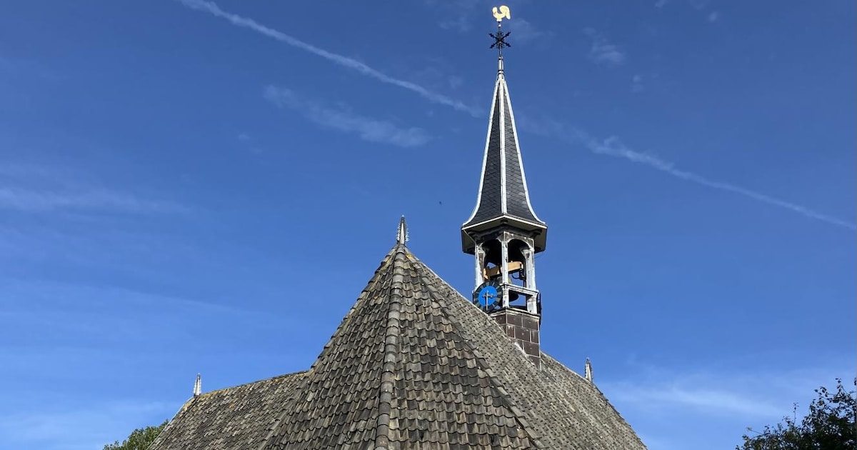 Oude kerktoren in Spaarndam is gerestaureerd voor jubileum