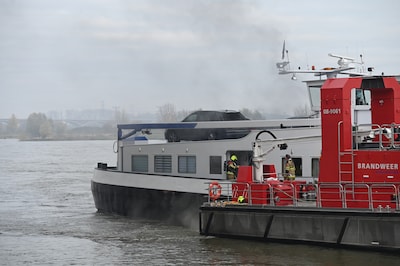 Brand op binnenvaartschip zorgt voor grote inzet van hulpdiensten in Nijmegen