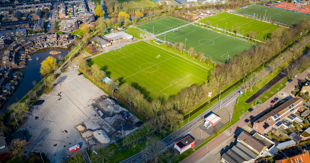 Open dag bij bouwplaats voor scholen, zwembad en sportclubs