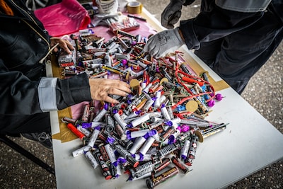 Bijna tweehonderd kilo vuurwerk ingeleverd in Rotterdam: ‘Eigenlijk wilde ik het houden’