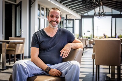 Marcel blaast ‘t Stammineeke nieuw leven in: Senna’s opent met een restaurant, dansvloer en barbershop