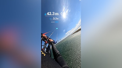 Achterhoe­ker Jamie (20) springt dertien verdiepin­gen hoog en verbreekt wereldrecord: ‘Iedereen wer