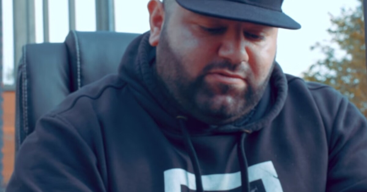 Vlaamse rapper Aziz Özel (28) onverwachts overleden | Show | AD.nl