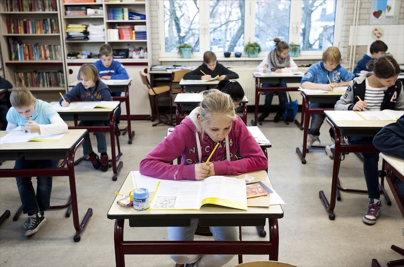 Leerlingen maken de eindtoets op een Utrechtse school, foto ter illustratie