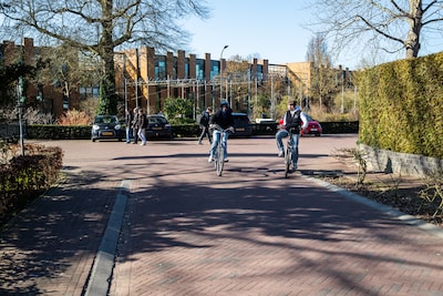 Apeldoorner (24) wil stoer doen bij schoolgala, dan gaat het mis: ‘Heeft me onzeker gemaakt’