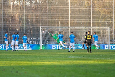 Speler geeft zes assists en bekerstunt van vierdeklasser ODB: dit gebeurde er op de velden