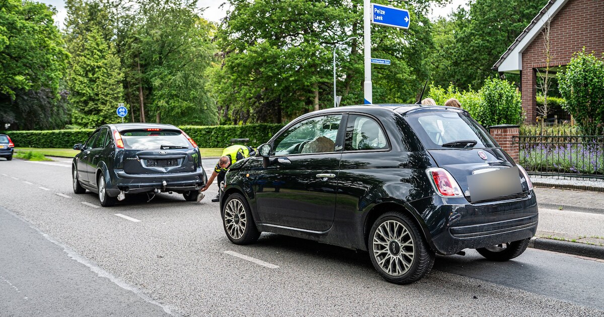 Twee auto's betrokken bij kop-staart botsing aan Norgerweg in Roden