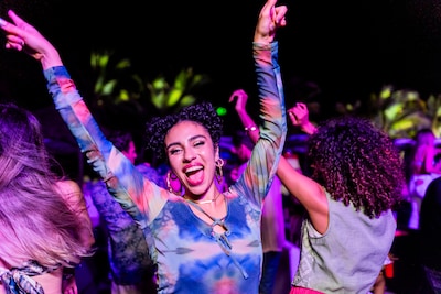 Komend weekend dansavond en popquiz in Almelo