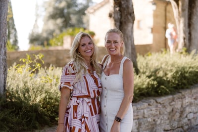 Inge en Nikki organiseren droombruiloften in het buitenland (en zijn nu op tv)