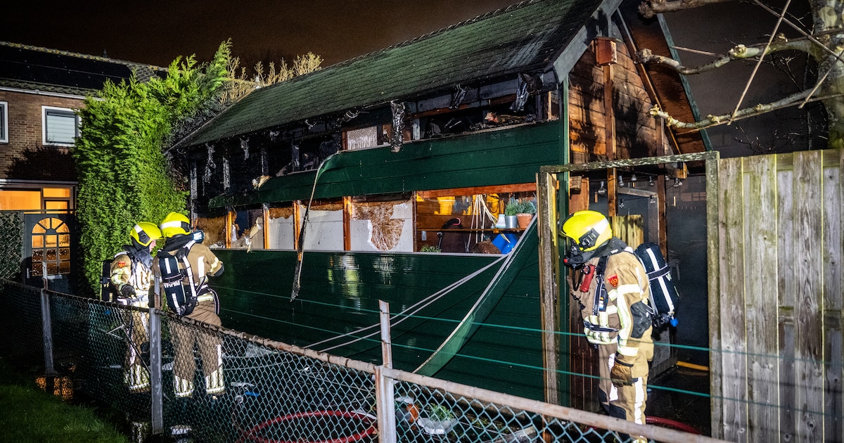 Uitslaande brand schuur in Aarlanderveen