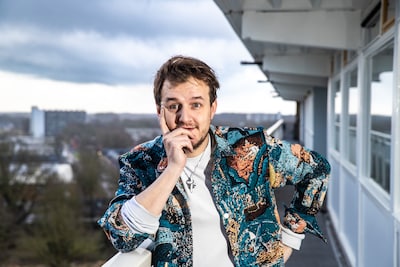 Bardo Ellens uit Deventer wil de radiowereld opschudden: ‘Ik heb permanent de stoute schoenen aan’