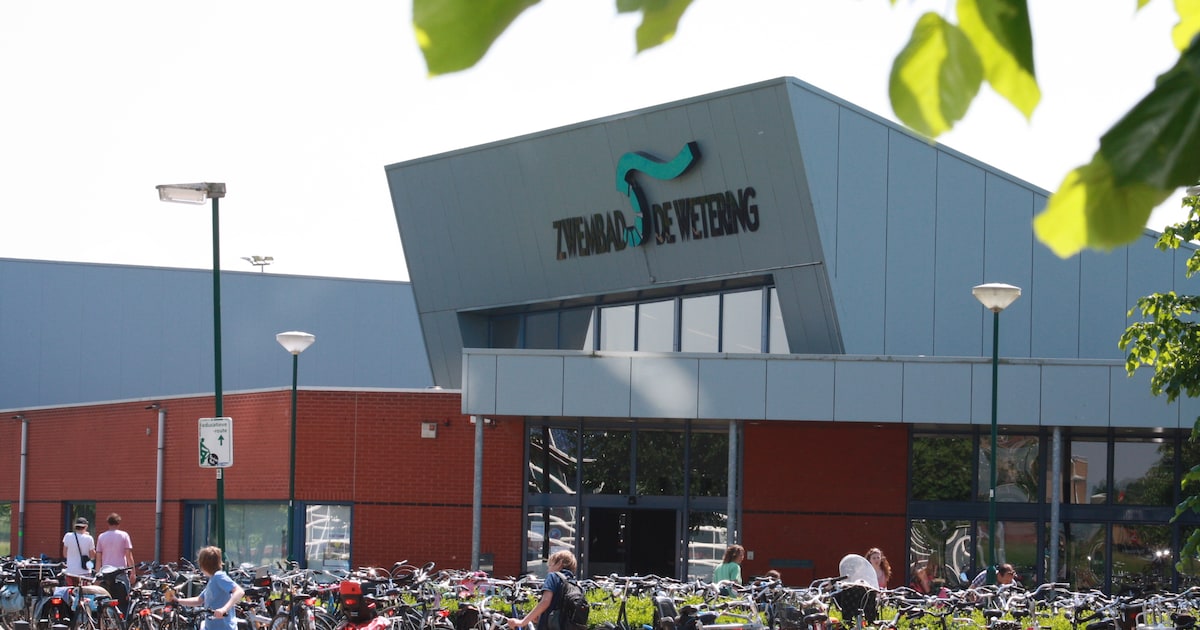 Zwembad De Wetering in Houten tijdelijk ontruimd om gaslucht