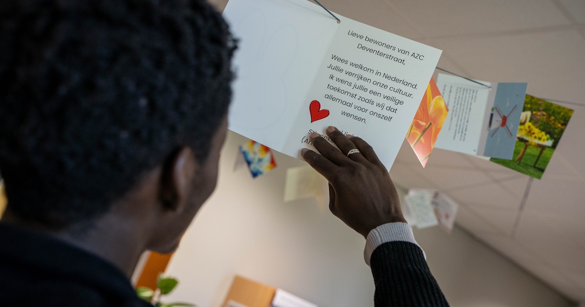 Kaartjes met ‘welkom’ voor asielzoekers: ‘Die kant bestaat ook’