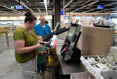 Blamage voor deze Ikea: uitgerekend vandaag blijven deuren gedwongen dicht