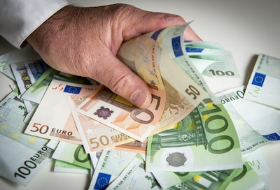 Dutch economy grows faster in second quarter, driven by higher consumption