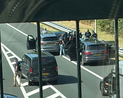 LIVE schietpartij Overasselt | Doodgeschoten man is beveiliger van woning, nieuwe aanhoudingen op A73 en A76 richting België