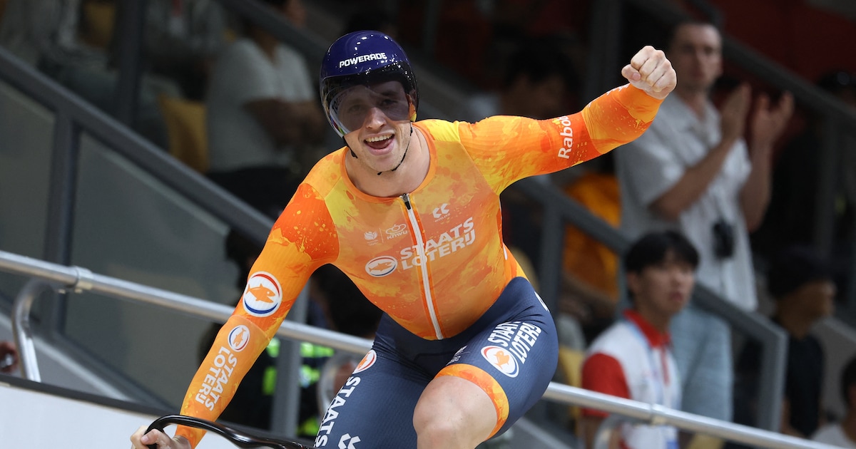 LIVE WK baanwielrennen | Harrie Lavreysen naar kwartfinales sprint, Jeffrey Hoogland redt het niet