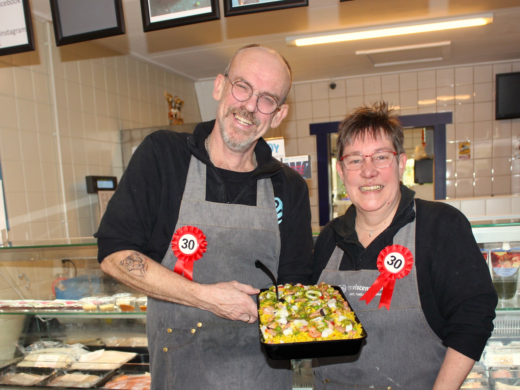 Ruud en Lilian vieren jubileum goedlopende viswinkel: ‘Wil je tarbot eten, kan dat ook’
