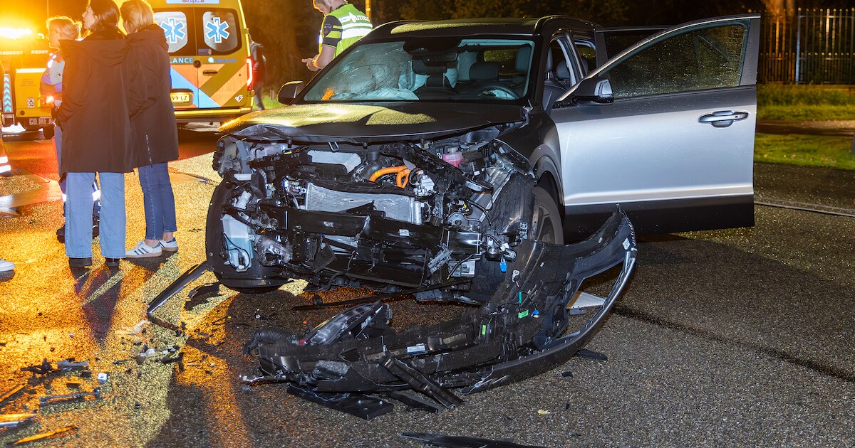 Ongeval met veel schade in Velsen-zuid, niemand gewond geraakt
