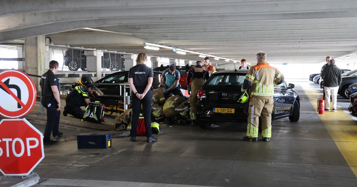 Vrouw gewond bij aanrijding in parkeergarage Leiden