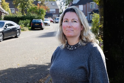 Boom valt tijdens de Urban Walk boven op Monique: ‘Heel veel geluk gehad’