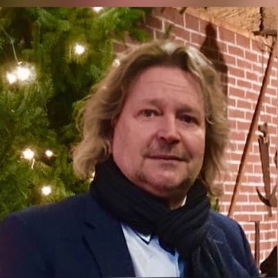 Ad van Orsouw (70) was er voor Ossenaren in de knel én gangmaker aan de toog