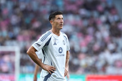 Robert Lewandow­ski meteen getuige van gigantische blunder bij debuut in Amerikaan­se competitie