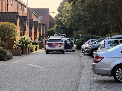 Man (33) rent weg voor politie bij vechtpartij in Ede, hij blijkt 21 zakjes drugs op zak te hebben