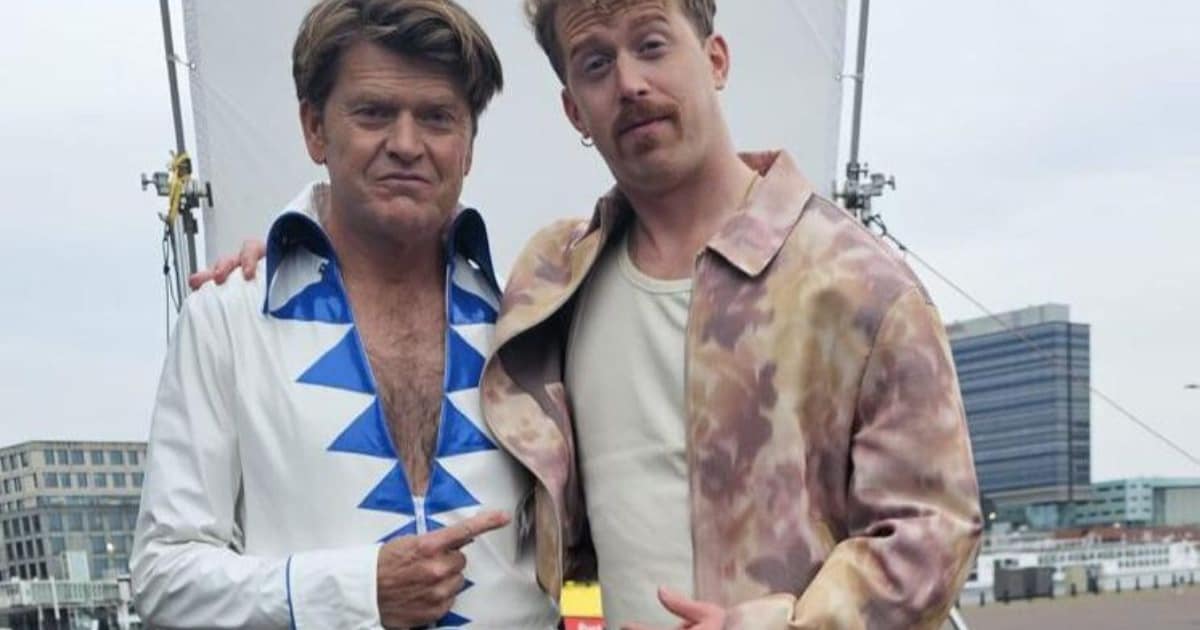 Bo speelt met Beau van Erven Dorens in Social Deal reclame: 'Ik duwde hem in het kanon'