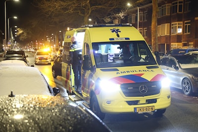 Een persoon aangehouden na steekpartij, omwonenden eisen dat gemeente ingrijpt tegen bewoner