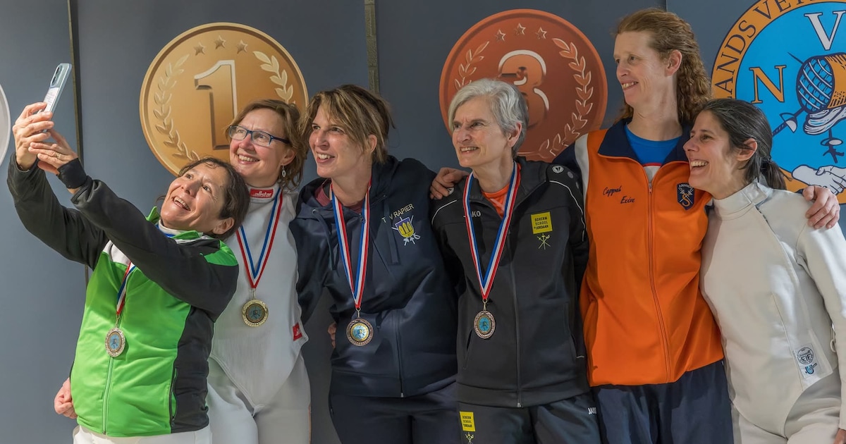 Na haar dochters is nu ook moeder Renate (48) schermkampioen: ‘Ook op latere leeftijd kun je een nie