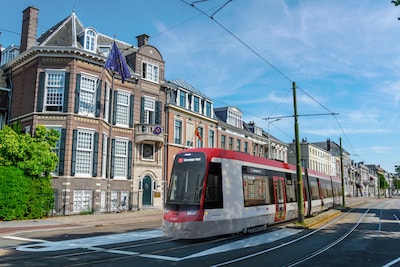 OV-liefhebbers opgelet: zo neem je als eerste een kijkje in de nieuwe TINA-tram