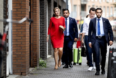 D66, VVD en CDA praten al bijna veertien uur over de begroting en moeten dinsdag een knoop doorhakken
