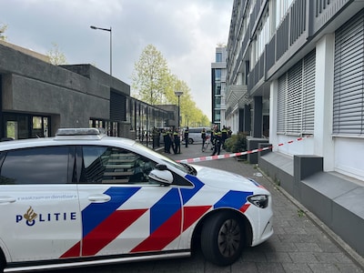 Scientologykerk in Amsterdam gebarricadeerd door agenten vanwege ‘speedrunnende’ jongeren