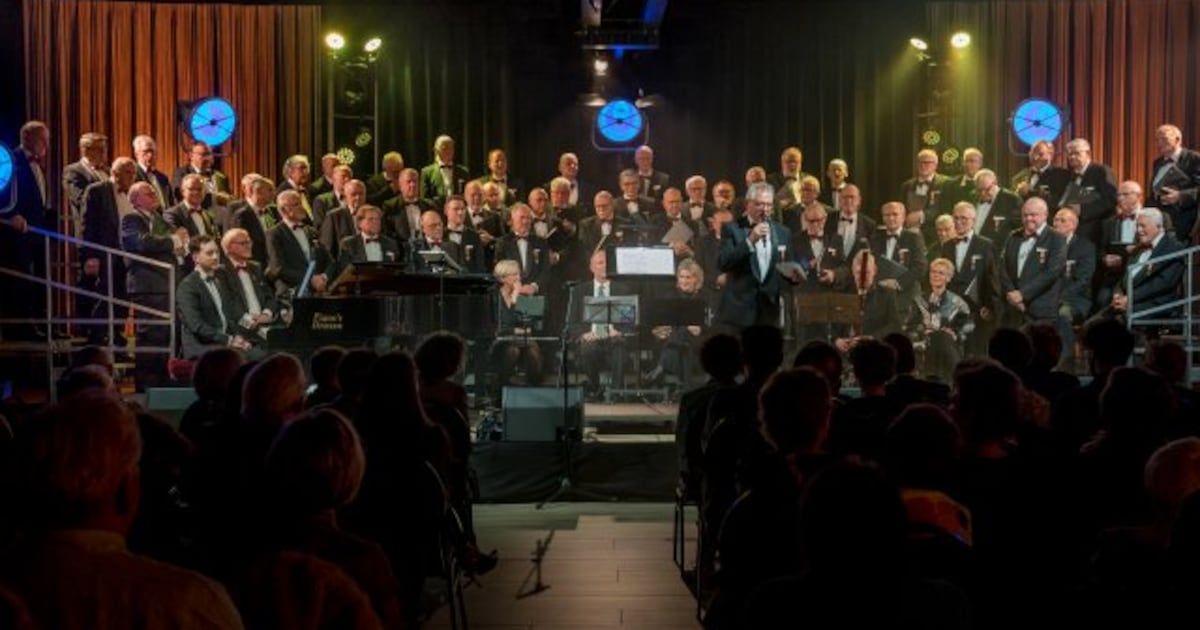 Vriendenkoor Echt ontvangt Koninklijke Erepenning