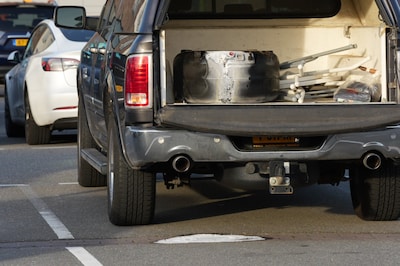 LPG-tank lekt in Kaatsheuvel: parkeerplaats en Albert Heijn tijdje dicht