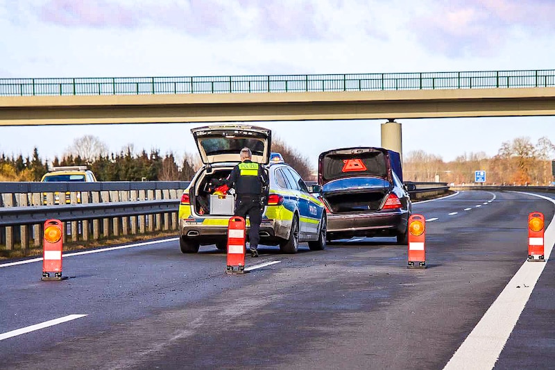 Auto gekanteld, bestuurder naar ziekenhuis - Omroep Gelderland