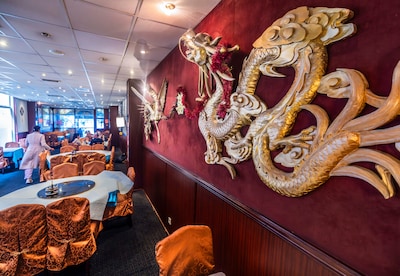 Kaa Lun Palace verdrinkt in smaakversterkers en desinteresse: ‘Taai en zelfs licht ranzig’