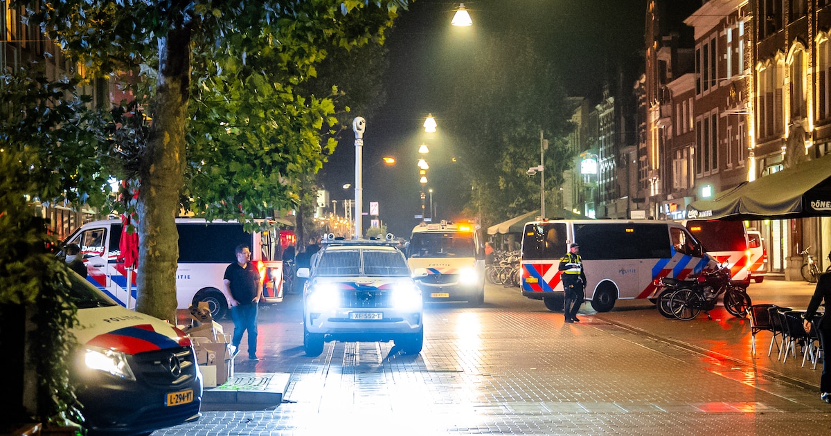 Politie zet ME-bussen en drone in centrum Nijmegen, groep jongeren ...