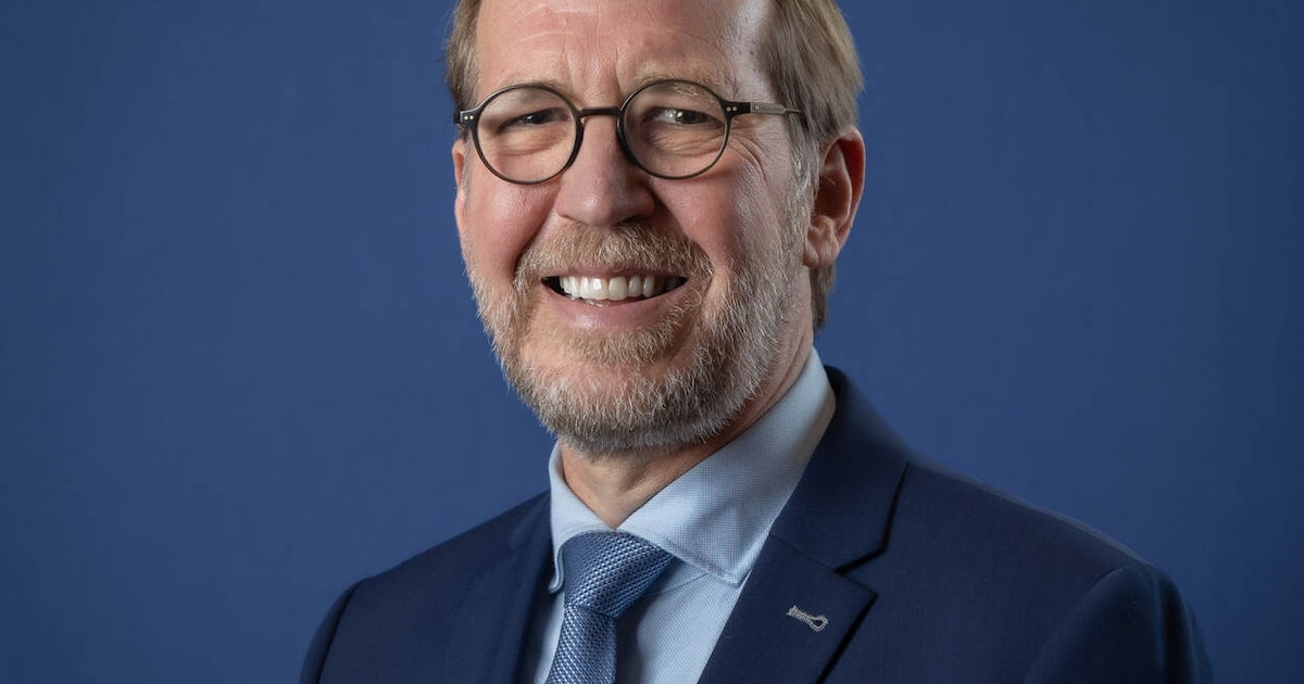 Hendri Meendering nieuwe burgemeester op Schiermonnikoog