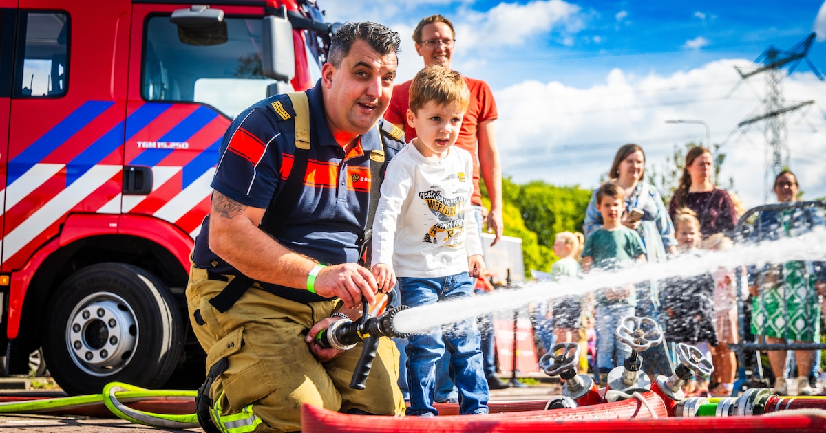 Demonstraties van hulpdiensten tijdens Veiligheidsdag in Schiedam